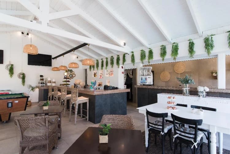 Bar, Mirage Studios, Crete