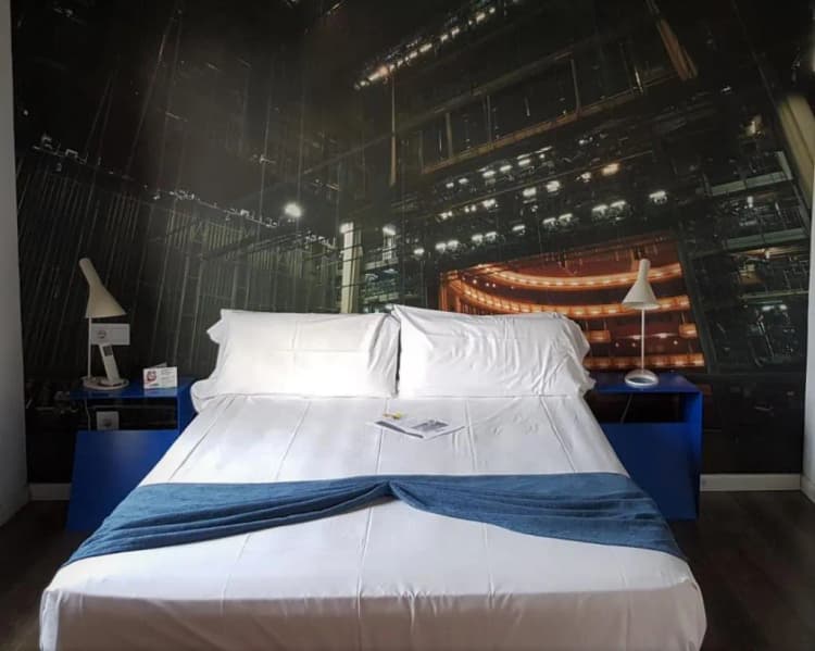 DOUBLE ECONOMY Room, Casual del Teatro Madrid, Madrid