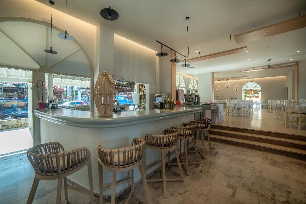 Bar, Alkionis, Corfu