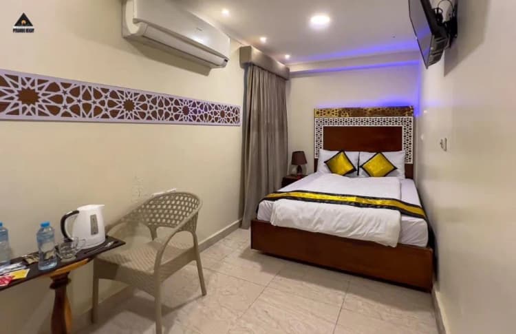 DOUBLE DELUXE ONE BED Room, Pyramids Height Hotel, Cairo