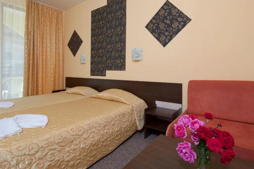 DOUBLE POOL VIEW Room, Yavor Palace, Bourgas