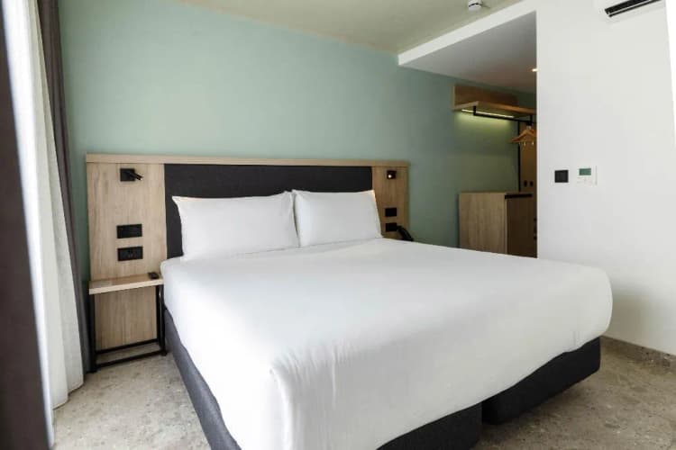 DOUBLE KING SIZE BED Room, Hotel Levante St Julian´s Affiliated By Melia, Malta