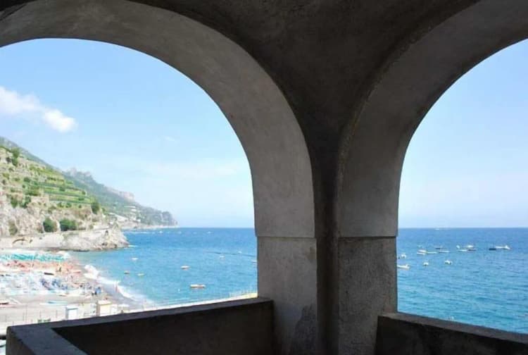 Beach, Palazzo Vingius, Naples