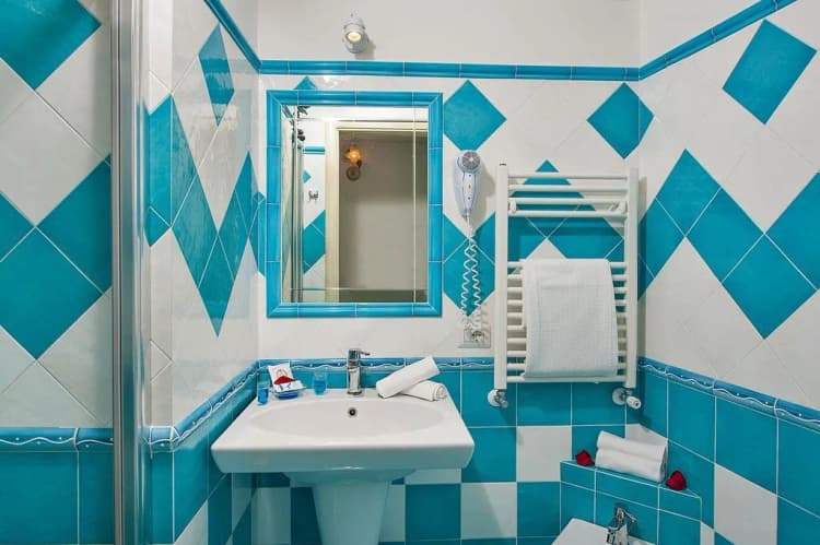 DOUBLE STANDARD Room, Il Gabbiano, Naples