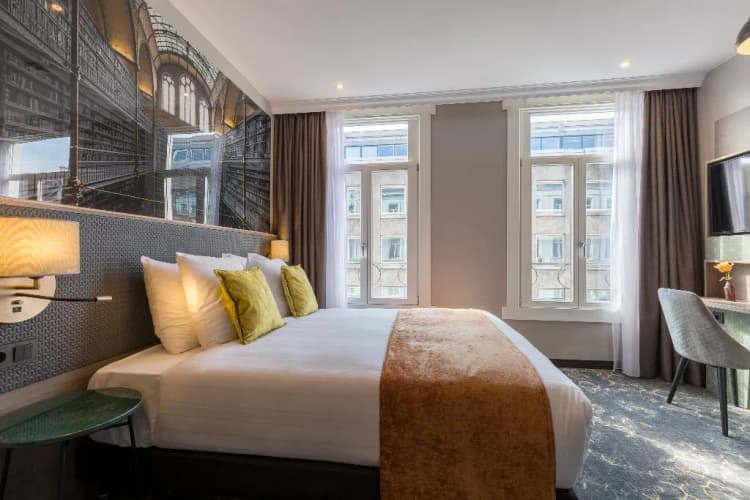 DOUBLE COMFORT Room, Leonardo Hotel Amsterdam Museum Quarter, Amsterdam