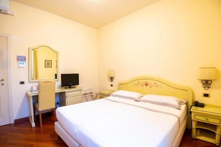 APARTMENT STANDARD Room, Albergo Centrale, Milan