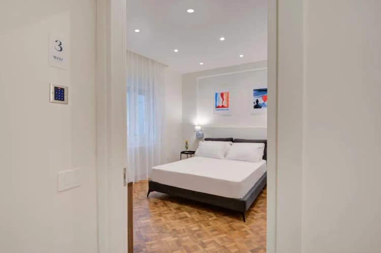 DOUBLE DELUXE Room, Well Suites - Piazza dei Martiri, Naples