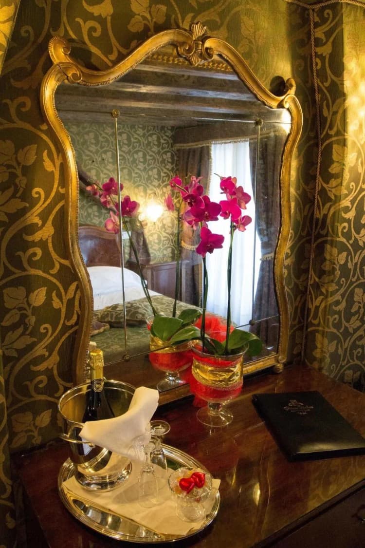 DOUBLE CLASSIC QUEEN BED Room, Palazzo Abadessa, Venice