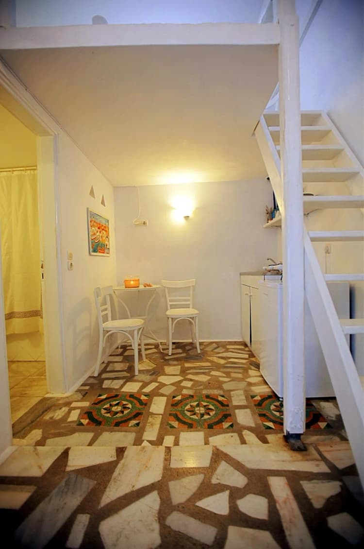 APARTMENT CAPACITY 5 Room, Voula's Economy Studios, Mykonos