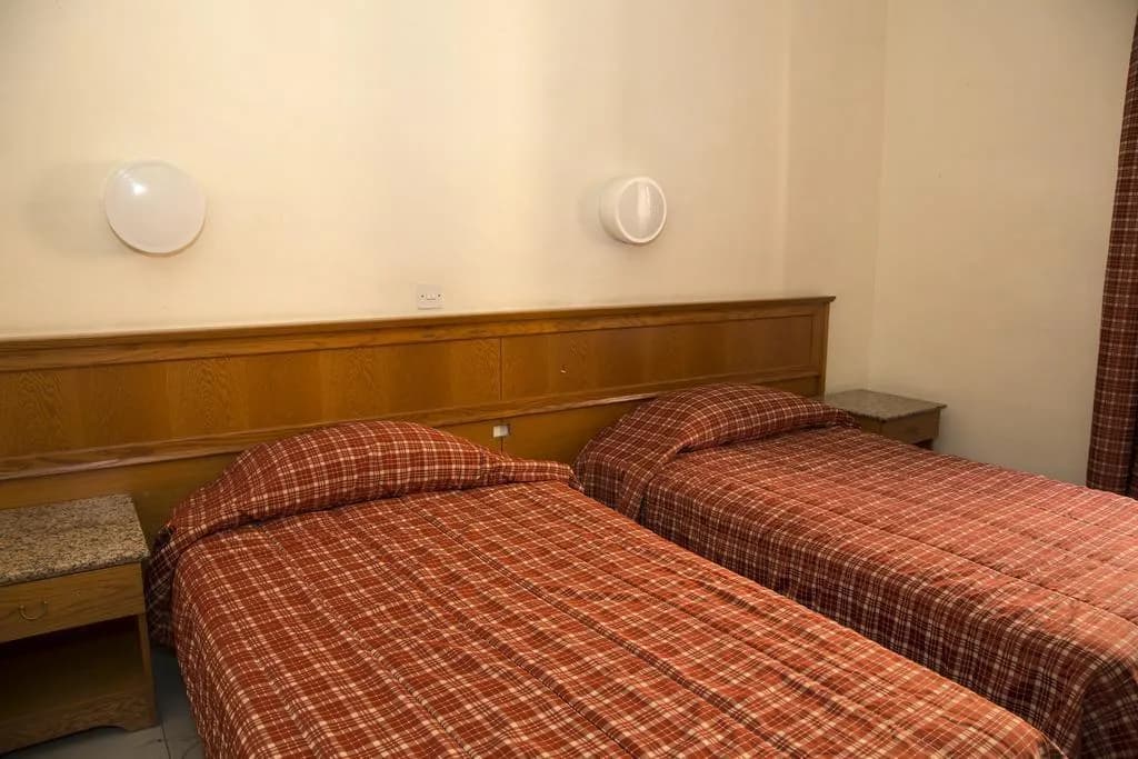 APARTMENT CAPACITY 2 ONE BEDROOM Room, Dragonara Apartments, Malta