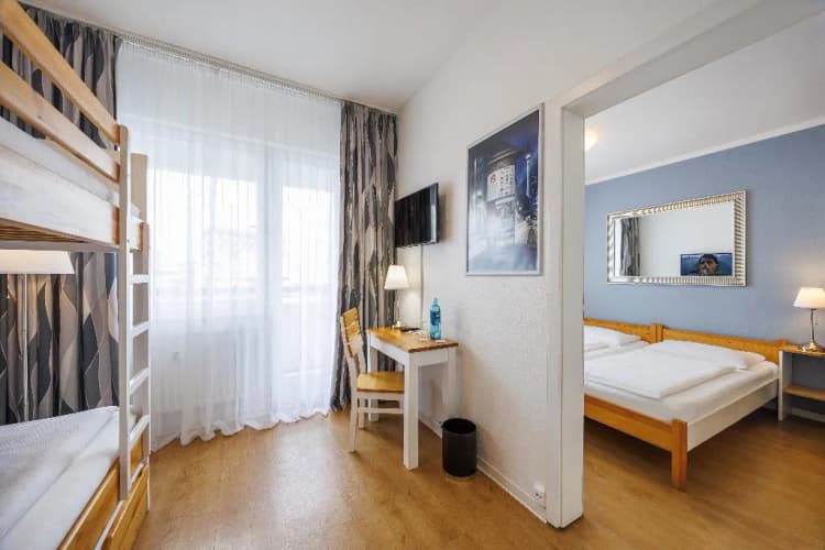 FAMILY ROOM BUNK BED Room, Hotel Luetzow, Berlin