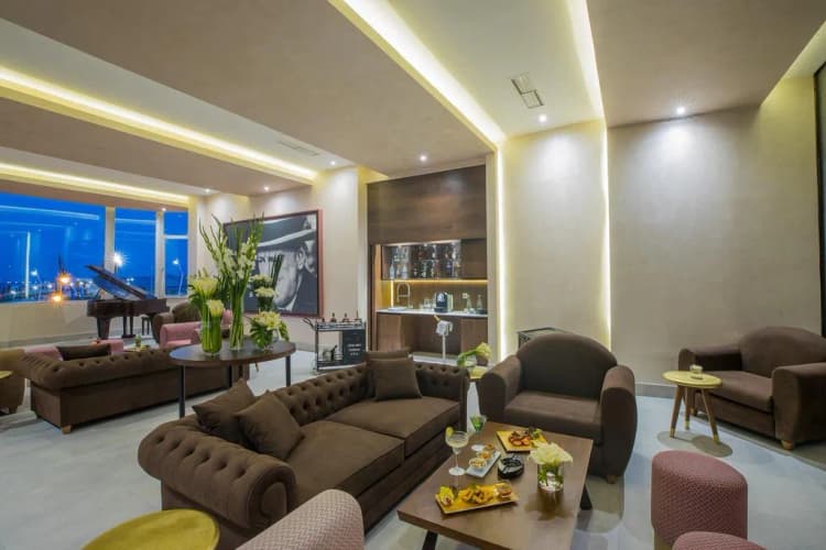Bar, Marina Bay City Center, Tangier