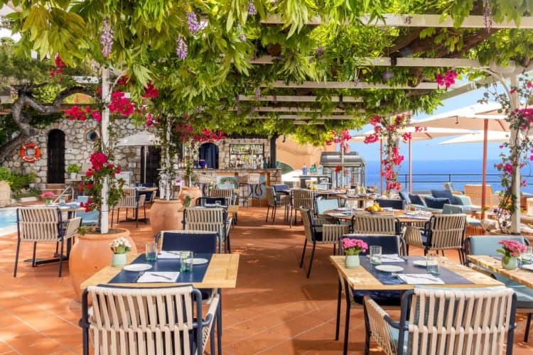 Bar, Punta Tragara, Naples