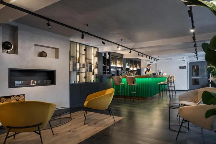 Bar, Athenaeum, Florence