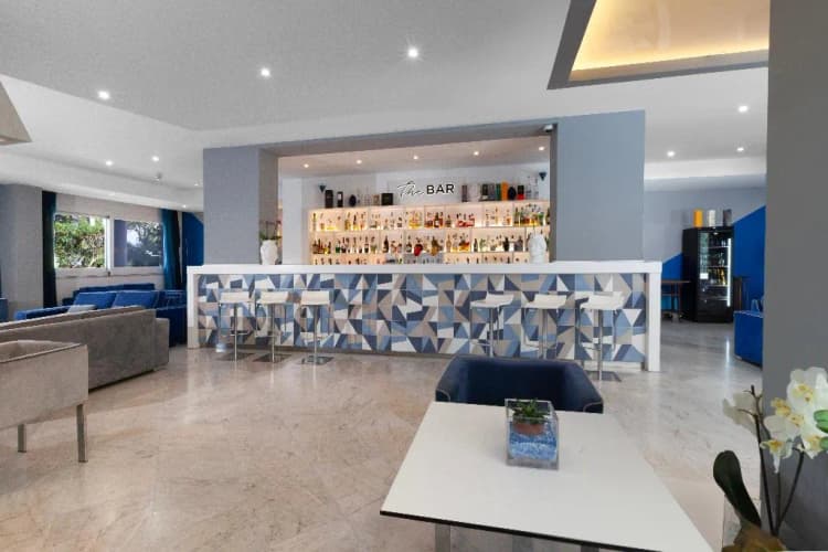 Bar, Atlantic Palace, Naples