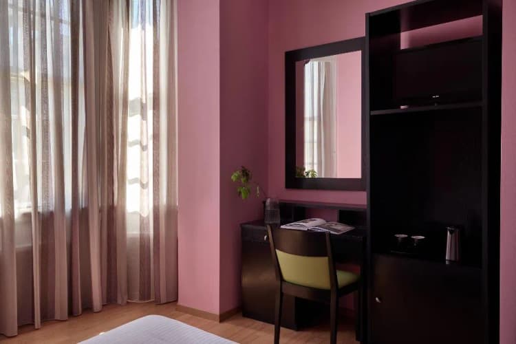 Double or Twin STANDARD Room, Delphi Art Hotel, Athens