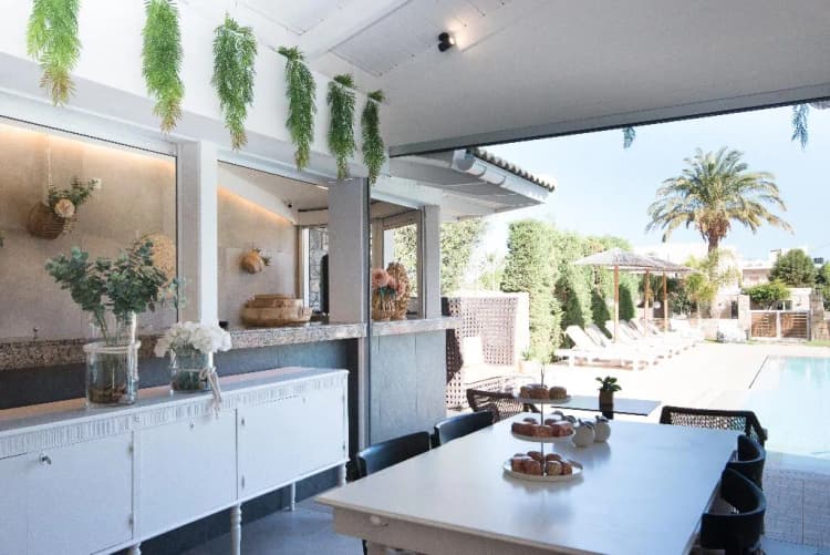 Bar, Mirage Studios, Crete