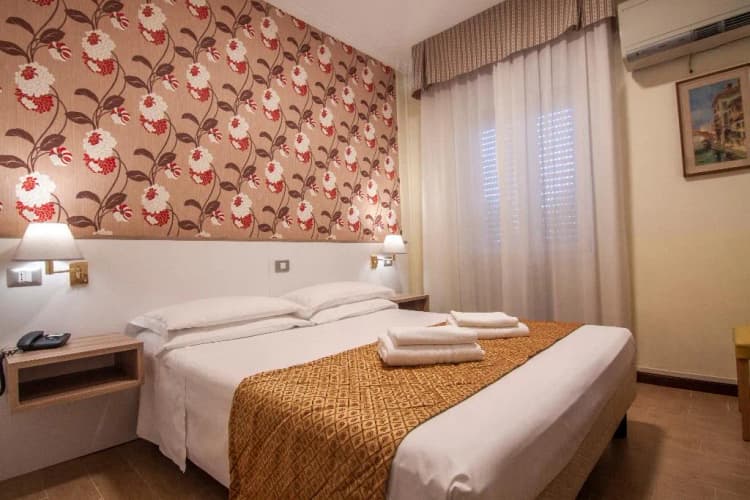 DOUBLE STANDARD Room, Hotel Dei Fiori, Milan