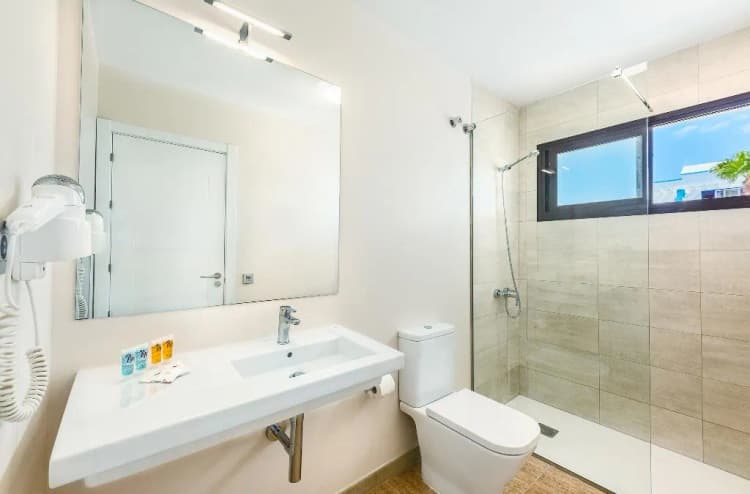 APARTMENT CAPACITY 4 ONE BEDROOM Room, Apartamentos Rosamar, Lanzarote