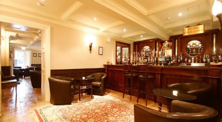 Bar, Finnstown Castle Hotel, Dublin