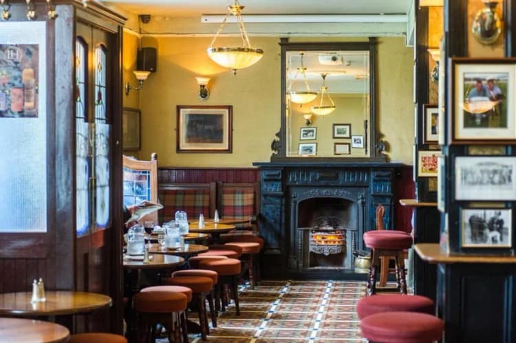 Bar, Blarney Castle, Cork