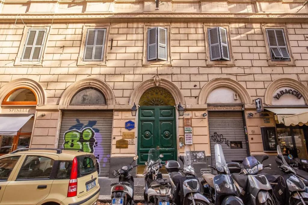 General view, Roma Da Noi, Naples