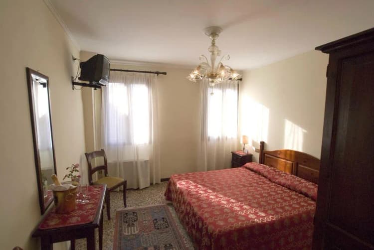 DOUBLE STANDARD Room, Tivoli, Venice