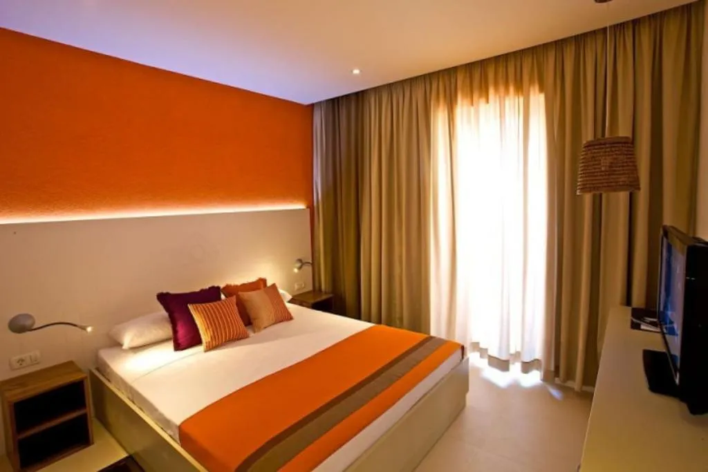 APARTMENT CAPACITY 5 TWO BEDROOMS Room, Park Plaza Verudela Resort, Istria