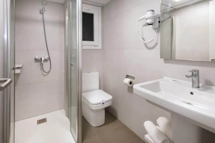 APARTMENT CAPACITY 4 ONE BEDROOM Room, Rentalmar Salou Playa Family Suites, Costa Dorada