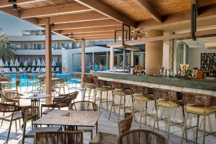 Bar, Minos, Crete