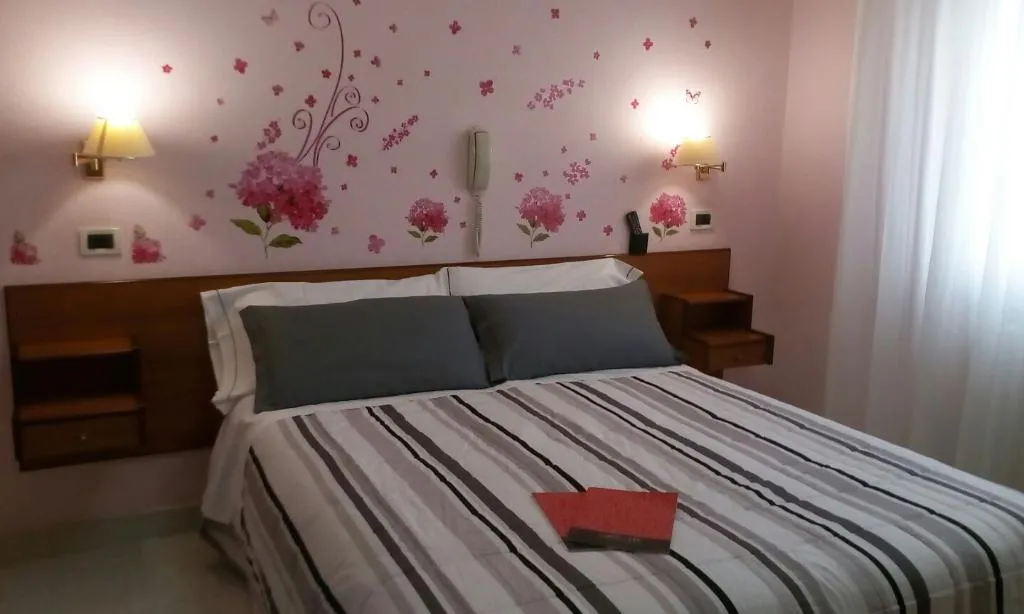 DOUBLE STANDARD Room, Marconi, Rome
