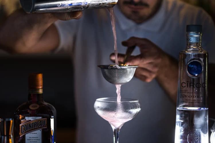 Bar, Strogili, Santorini