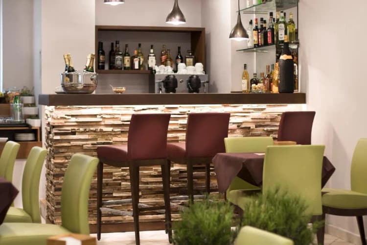 Bar, Soleluna, Naples