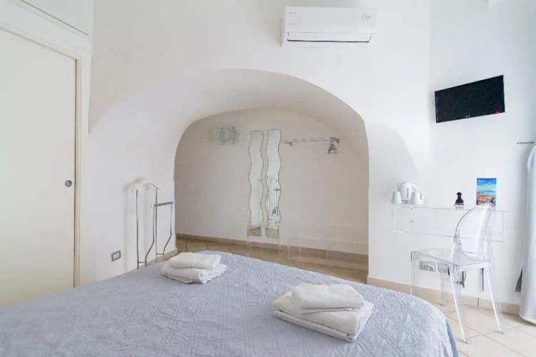 DOUBLE CLASSIC WITH BALCONY Room, Maison Du La Rua, Naples