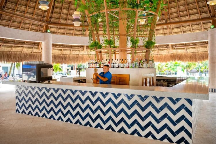 Bar, Viva Azteca by Wyndham Trademark All Inclus Resort, Cancun Area