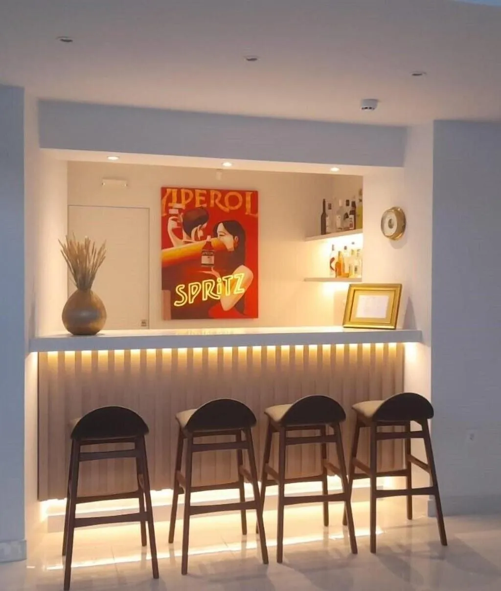 Bar, Gallery Central, Athens