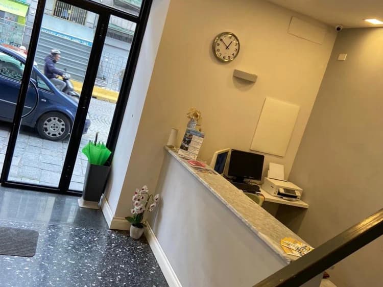 Lobby, Poerio, Naples