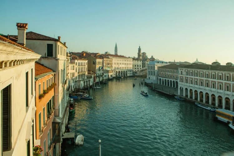 DOUBLE CANAL VIEW Room, Locanda Ai Santi Apostoli, Venice