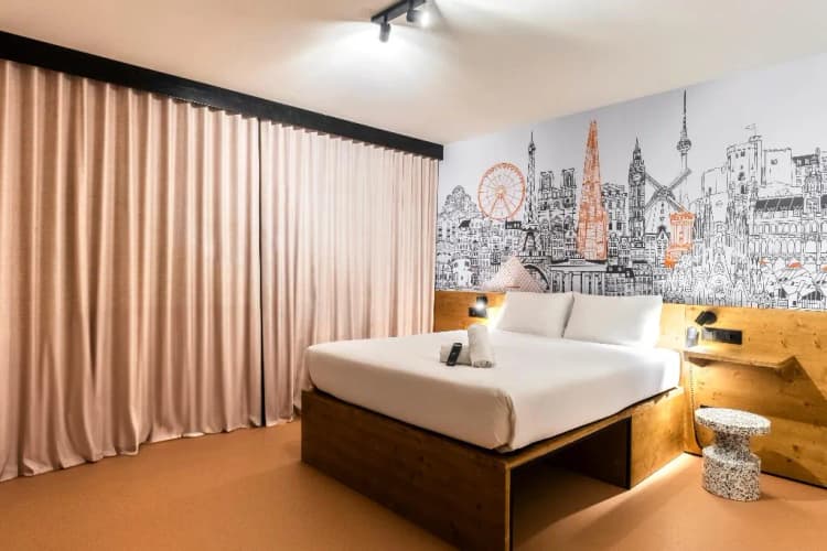 DOUBLE Accessible Room, easyHotel Valencia Ciutat Vella, Valencia