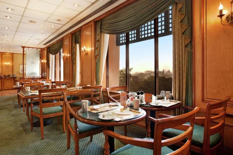 Bar, Cairo World Trade Center Hotel & Residences, Cairo