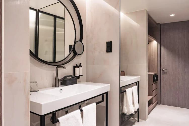 DOUBLE CITY VIEW Room, Luster Hotel, Lisbon
