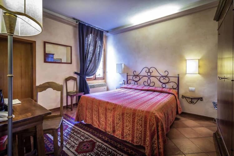 DOUBLE STANDARD Room, Mario's, Florence