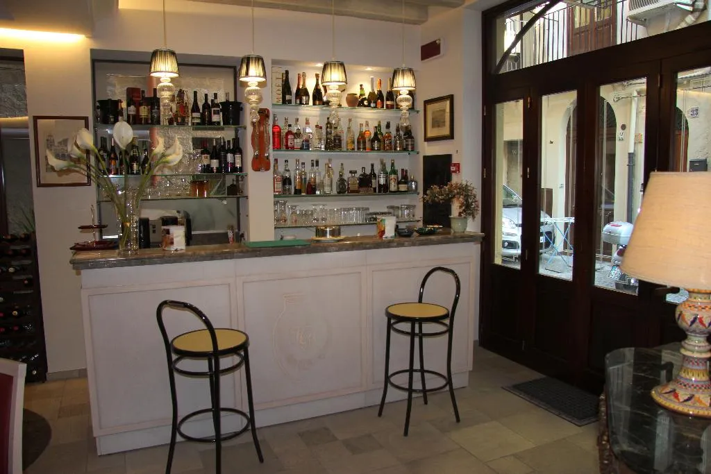Bar, La Giara Hotel, Palermo