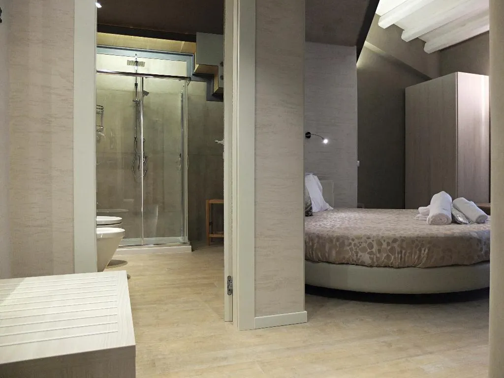 DOUBLE STANDARD Room, Notti O'Tunn, Palermo