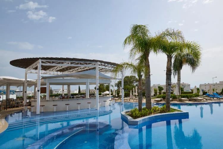 Bar, Sunrise Oasis Hotel & Waterpark, Cyprus