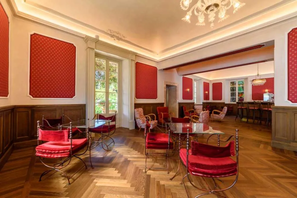 Bar, Villa Paradiso, Milan