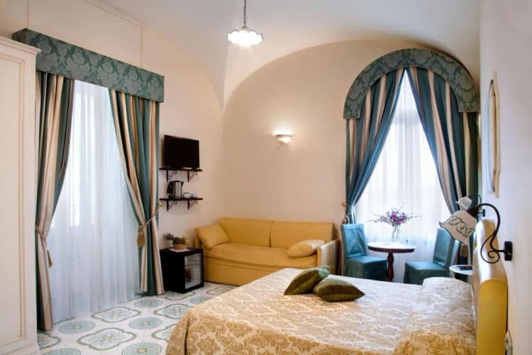 APARTMENT DELUXE TWO BEDS Room, L'Antico Convitto, Naples
