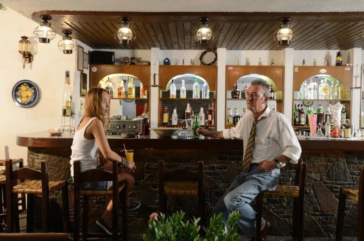 Bar, Melpo, Crete