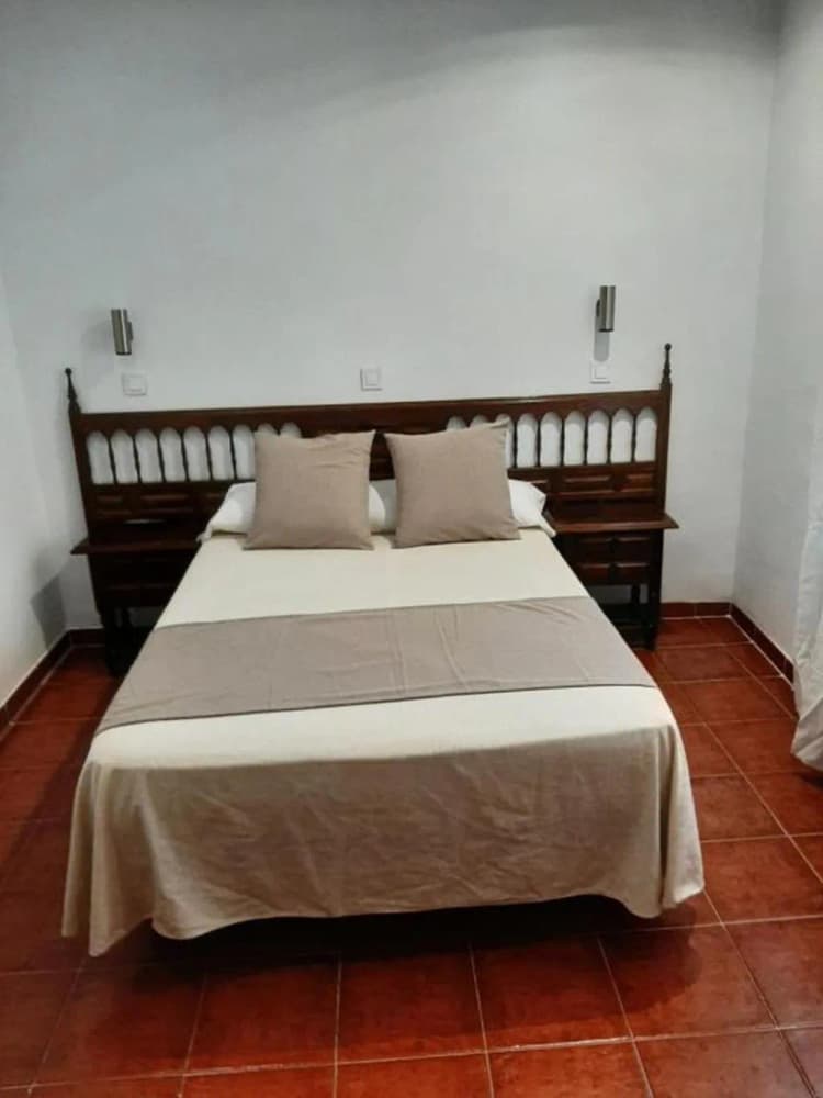 DOUBLE STANDARD Room, Hostal Bellas, Madrid