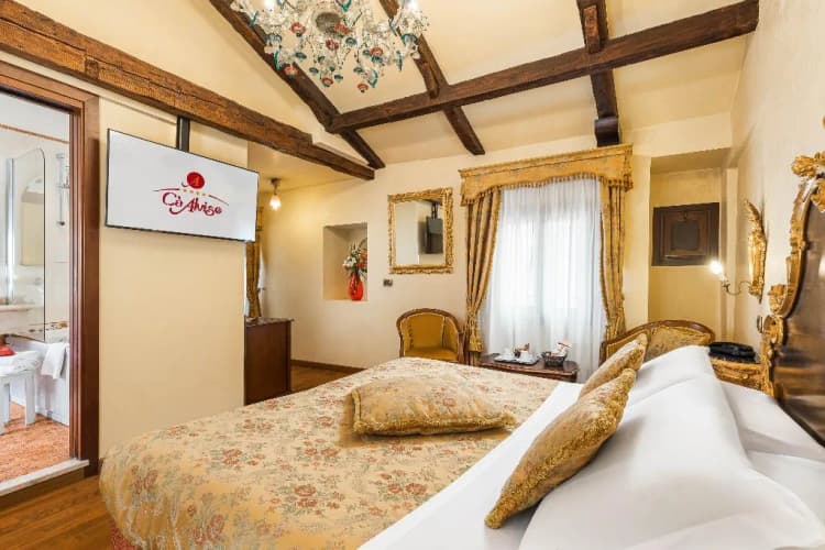 DOUBLE DELUXE CANAL VIEW Room, Ca Alvise, Venice